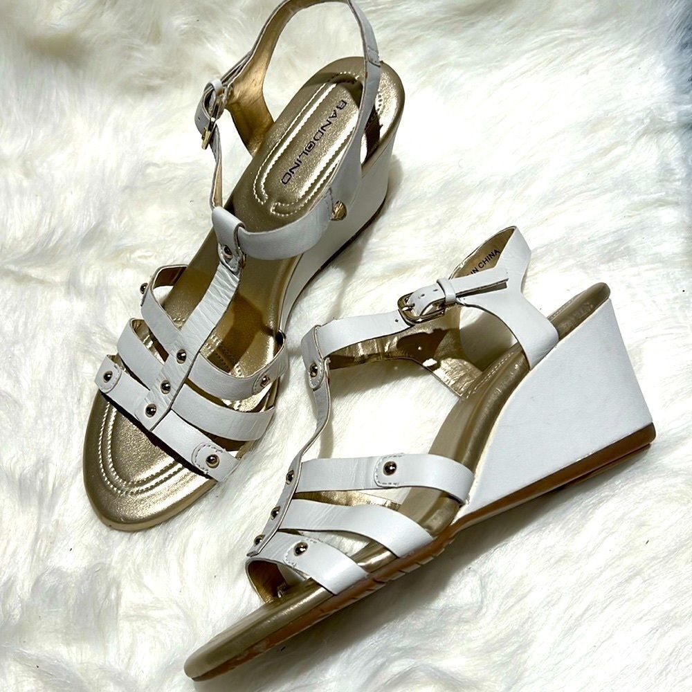 BANDOLINO Womens White Wedge Heel Strappy Slingback Sandal 8.5‎ M.  B84